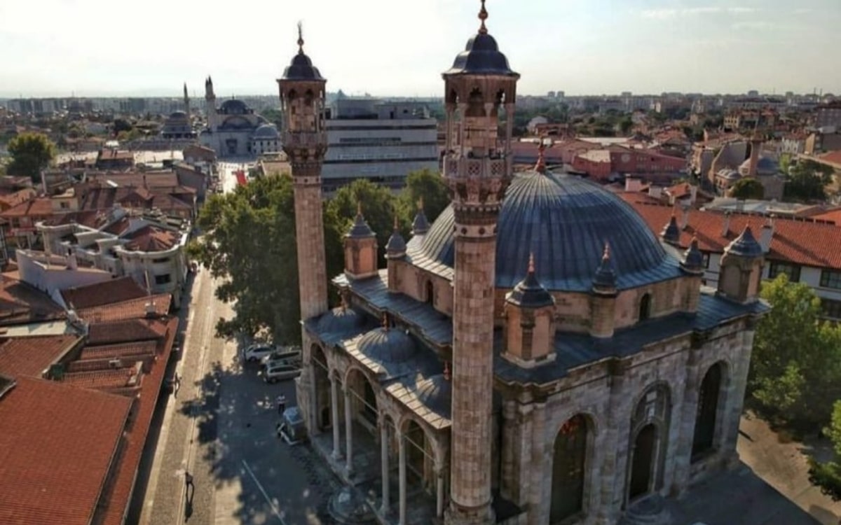 Aziziye Camii ve Çevresinde Gezilecek Yerler
