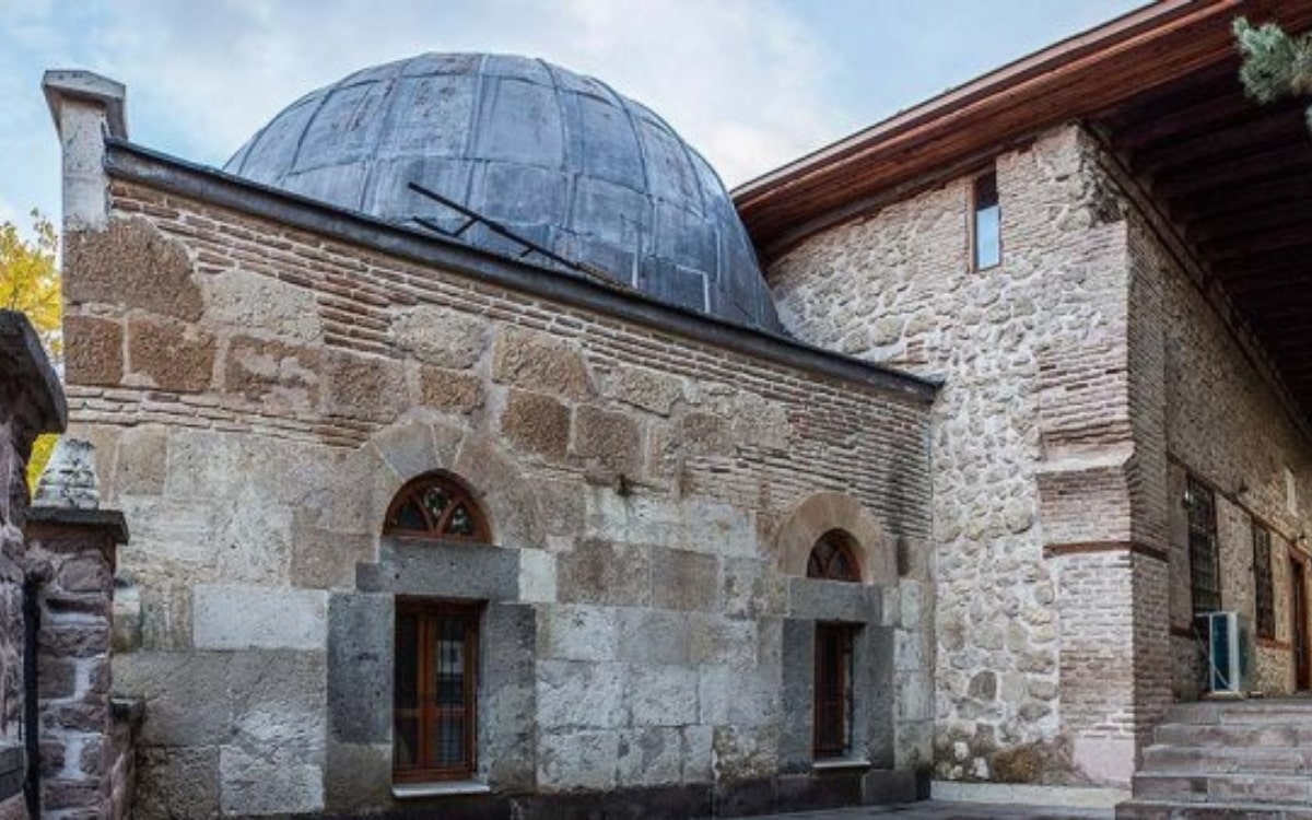 Meram Tavusbaba Türbesi ve Çevresi